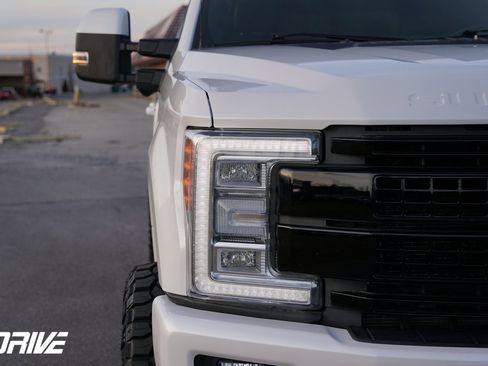 Used 2017 Ford F350 Platinum w/ Platinum Ultimate Package image 4