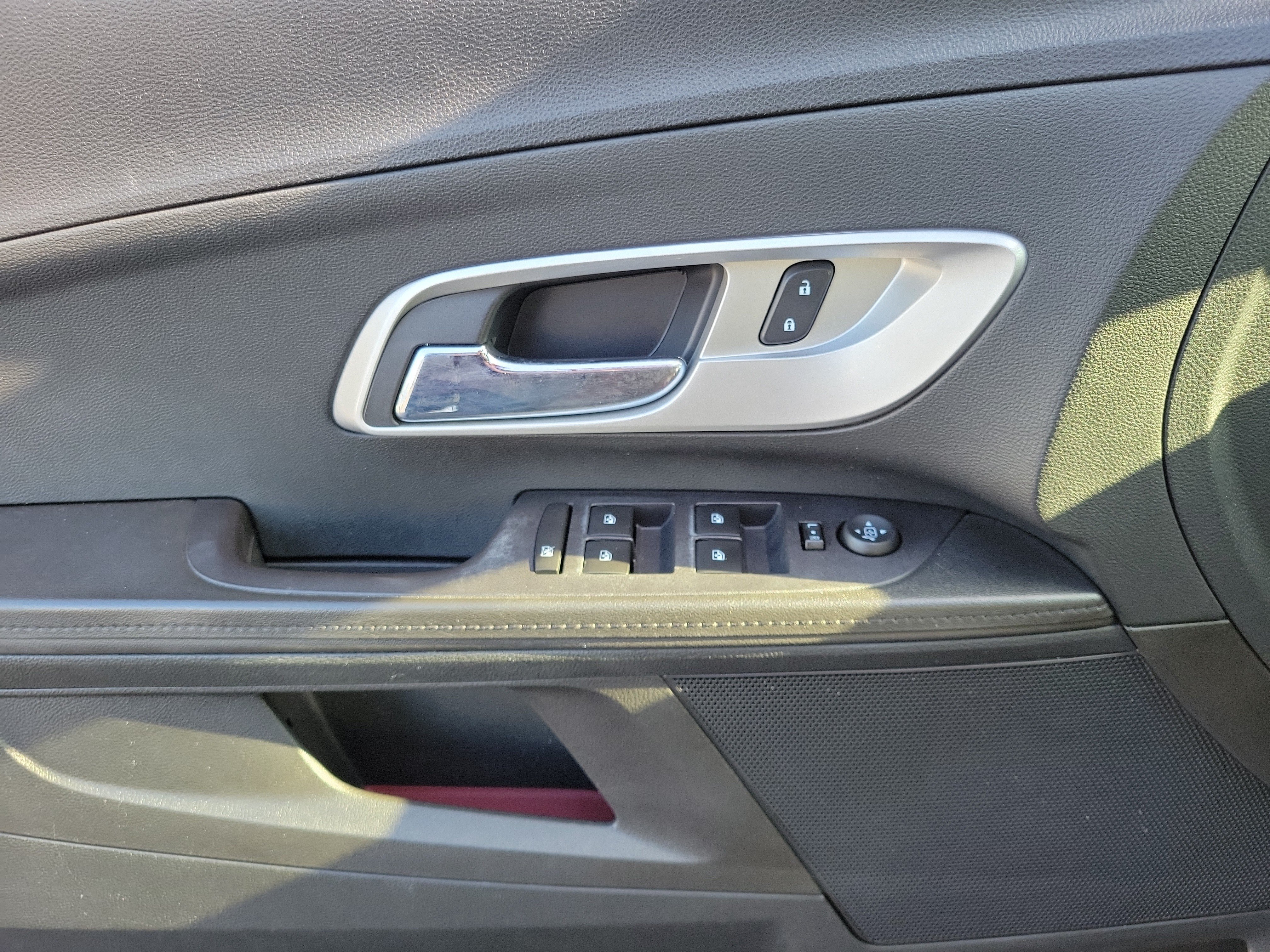 Used 2017 Chevrolet Equinox LT w/ Convenience Package FWD image 17