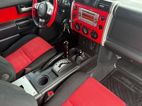 Used 2012 Toyota FJ Cruiser 4WD w/ Trail Teams Special Edition image 18