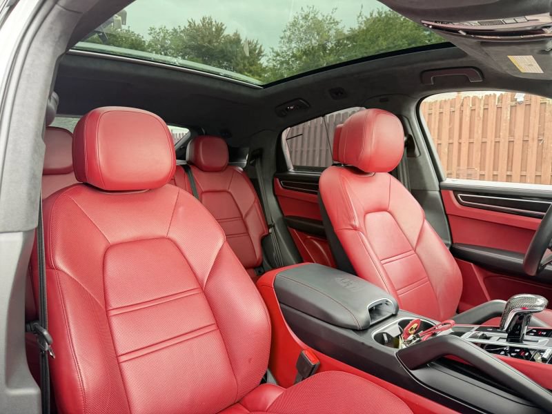Used 2023 Porsche Cayenne GTS AWD/4WD image 34