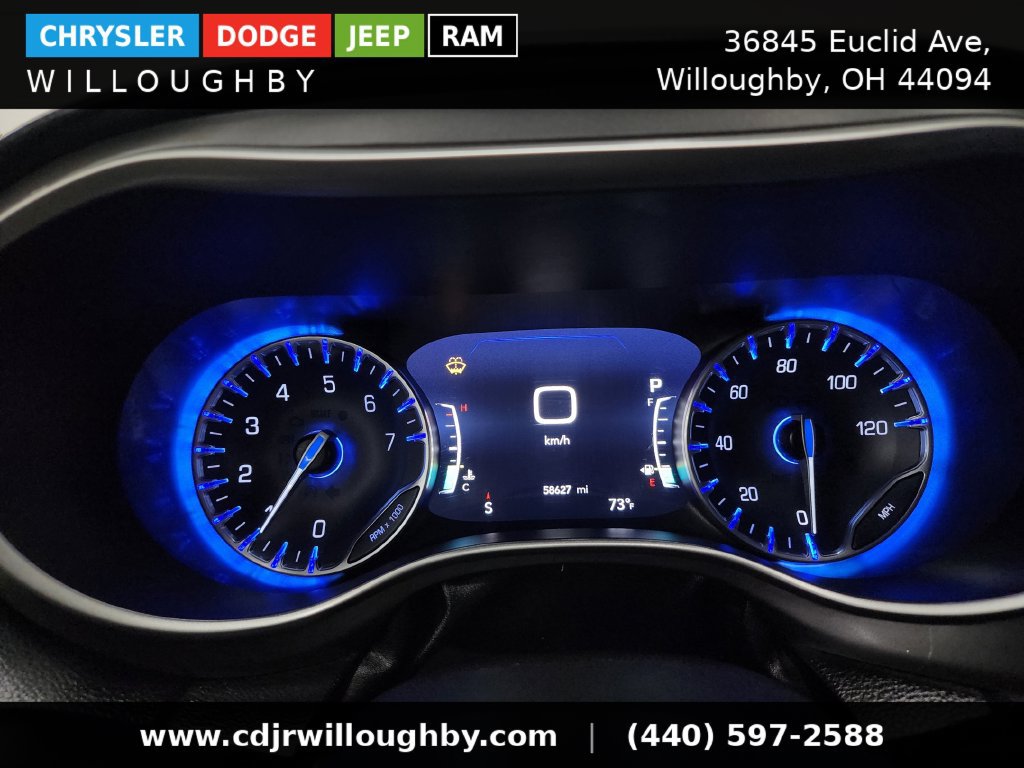 Used 2023 Chrysler Pacifica Touring-L FWD image 17