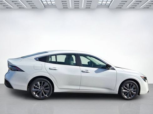New 2026 Nissan Sentra SL w/ Floor Mat Package FWD image 3