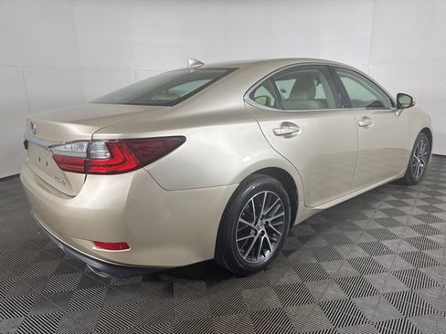 Used 2017 Lexus ES 350 w/ Navigation System Package image 3
