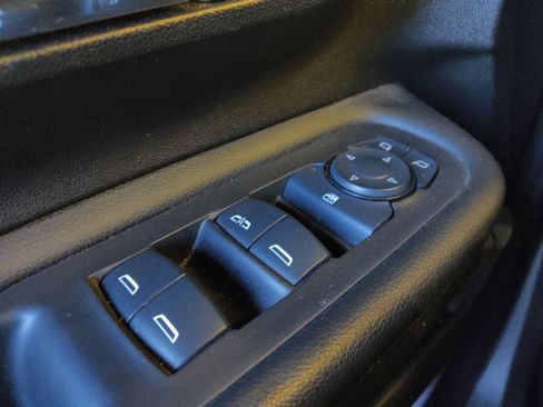 Used 2024 GMC Terrain SLT AWD/4WD image 27