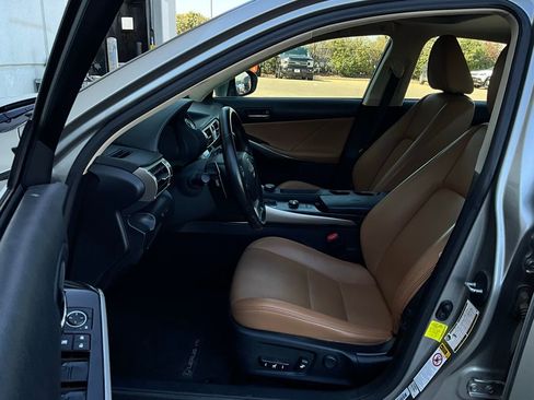 Used 2016 Lexus IS 200t image 10