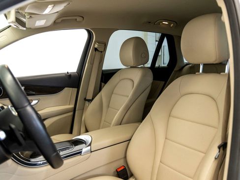 Used 2020 Mercedes-Benz GLC 300 GLC 300 image 13