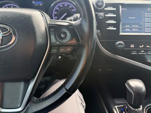 Used 2018 Toyota Camry SE image 14