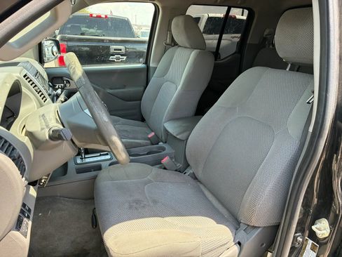 Used 2017 Nissan Frontier SV AWD/4WD image 16