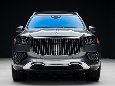 Used 2024 Mercedes-Benz Maybach GLS 600 4MATIC image 8