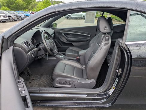 Used 2013 Volkswagen Eos Komfort FWD image 12