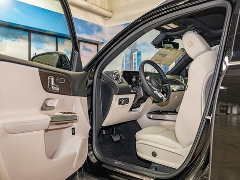 Used 2026 Mercedes-Benz GLB 250 4MATIC image 13