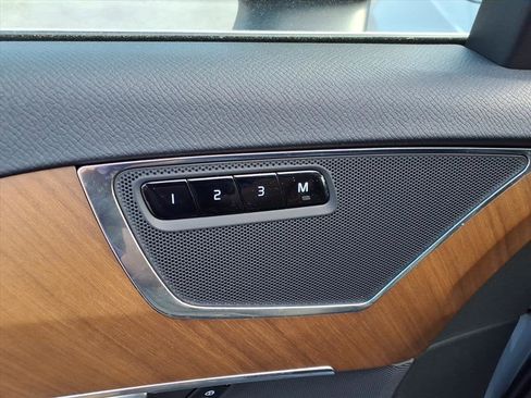 Used 2025 Volvo XC90 T8 Plus w/ Protection Package Premier image 16