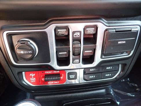 Used 2018 Jeep Wrangler Unlimited Rubicon AWD/4WD image 17