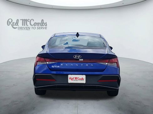 Used 2024 Hyundai Elantra SEL image 4