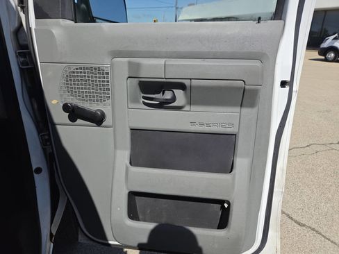 Used 2012 Ford E-150 and Econoline 150 RWD image 29