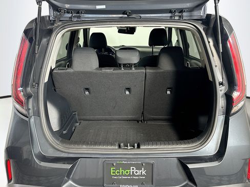 Used 2025 Kia Soul LX w/ LX Technology Package FWD image 28