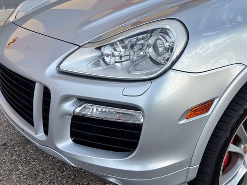 Used 2008 Porsche Cayenne Turbo image 9