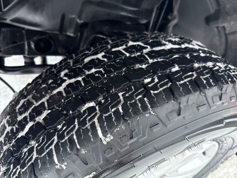 Used 2021 Jeep Wrangler Sport S image 24