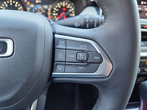 Used 2024 Jeep Compass Limited image 12