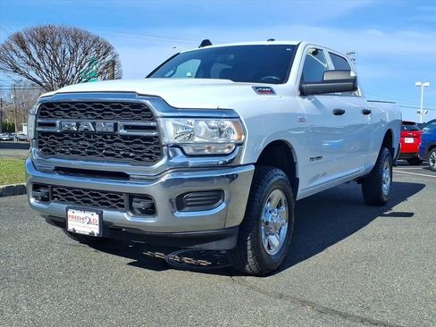 Used 2022 RAM 2500 Tradesman w/ Chrome Appearance Group image 3