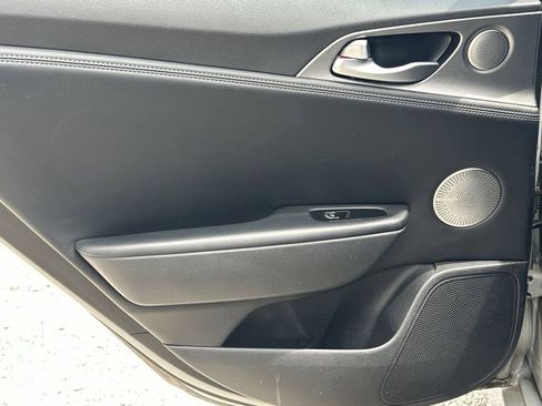 Used 2021 Kia Stinger GT1 image 22