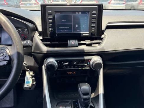 Used 2021 Toyota RAV4 LE FWD image 22