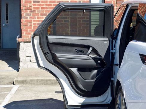 Used 2024 Land Rover Range Rover Sport SE image 40