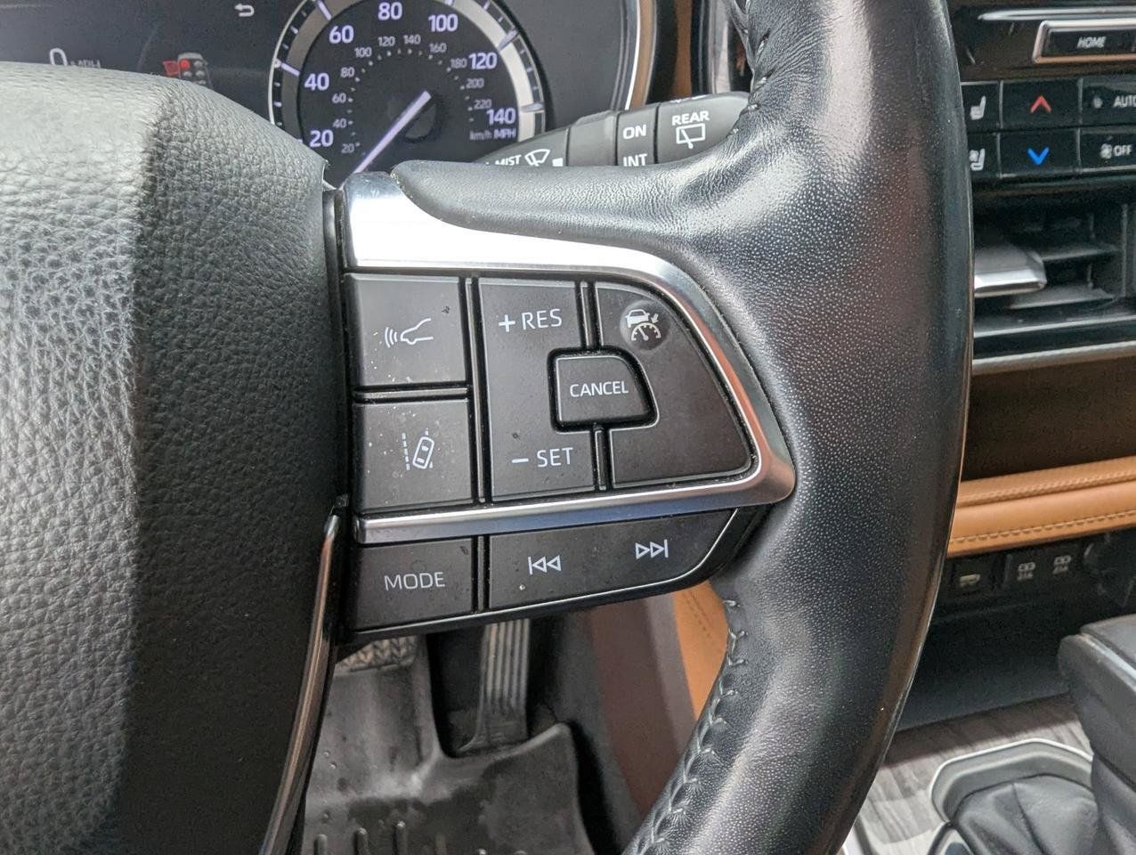 Used 2020 Toyota Highlander Platinum AWD/4WD image 15