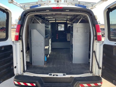 Used 2009 Chevrolet Express 2500 image 11