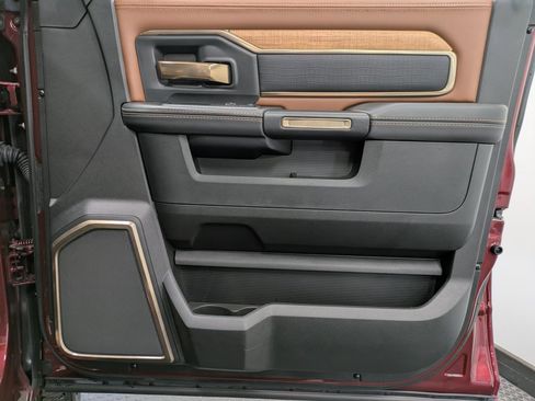 Used 2024 RAM 2500 Limited w/ Safety Group image 27