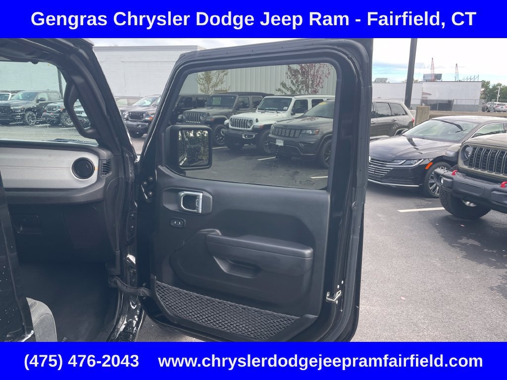 Used 2024 Jeep Wrangler Unlimited w/ Convenience Group AWD/4WD image 22