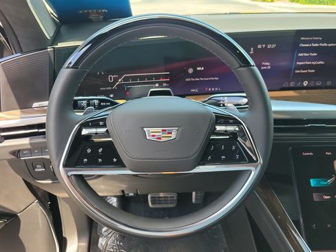 Certified 2025 Cadillac Escalade Sport Platinum AWD/4WD image 31