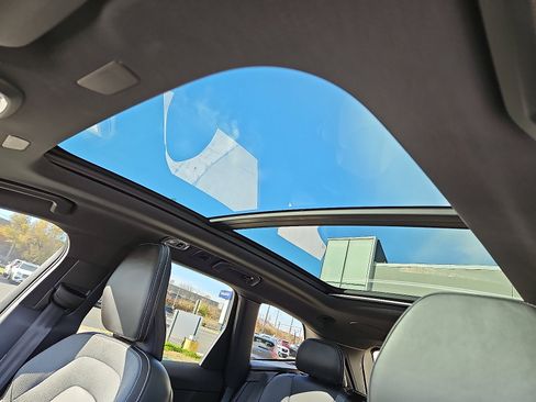 Used 2021 Volvo XC60 T6 R-Design image 14