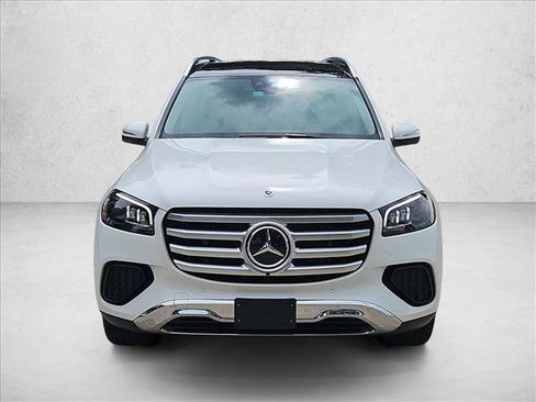 Used 2025 Mercedes-Benz GLS 450 4MATIC image 2