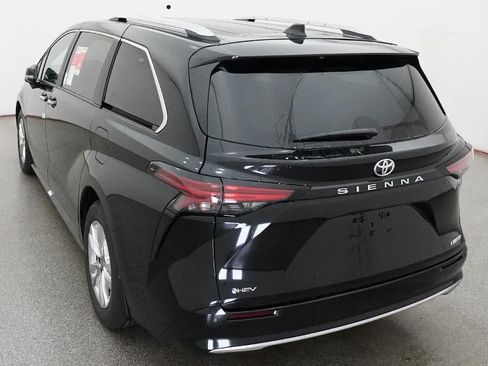 New 2026 Toyota Sienna Limited FWD image 6