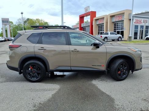 Certified 2025 Nissan Rogue SV AWD/4WD image 2