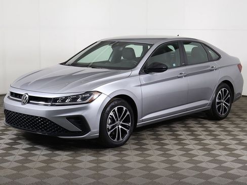 Used 2025 Volkswagen Jetta Sport image 7