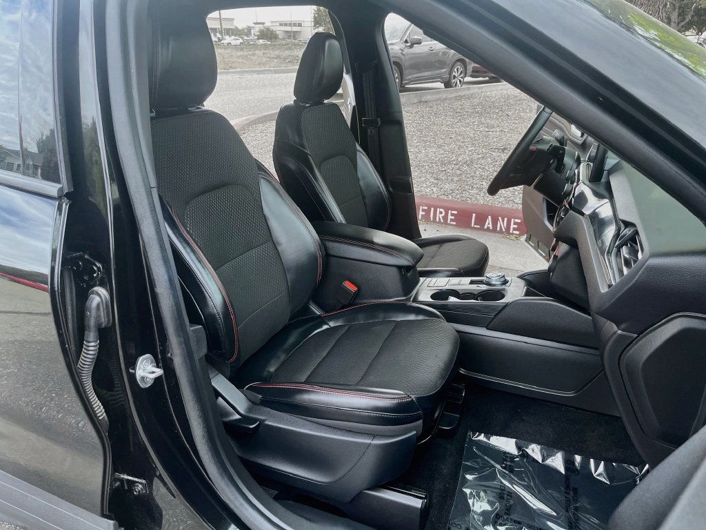 Used 2025 Ford Escape ST-Line Select AWD/4WD image 27
