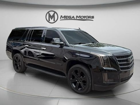 Used 2018 Cadillac Escalade ESV Luxury RWD image 10