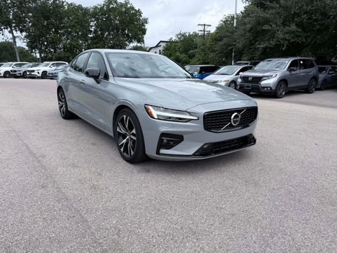 Certified 2025 Volvo S60 B5 Plus FWD image 7