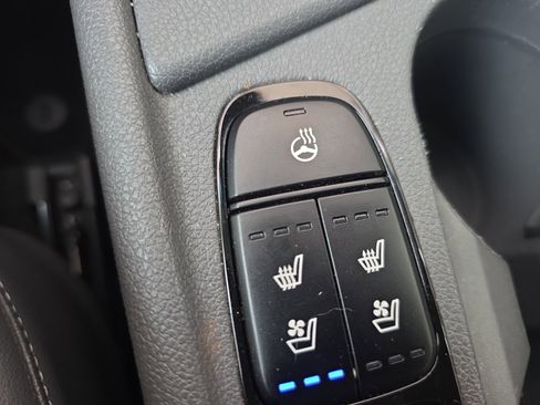 Used 2019 Kia Niro EX w/ Option Group 040 FWD image 23