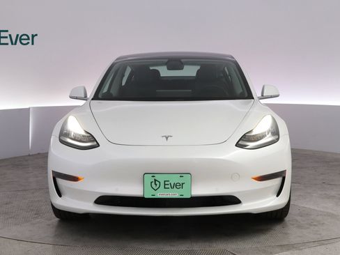 Used 2020 Tesla Model 3 Standard Range RWD image 12
