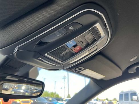 Used 2023 Jeep Grand Cherokee Limited w/ Black Appearance Package AWD/4WD image 34