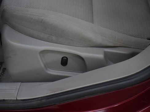 Used 2009 Saturn Aura XE FWD image 21