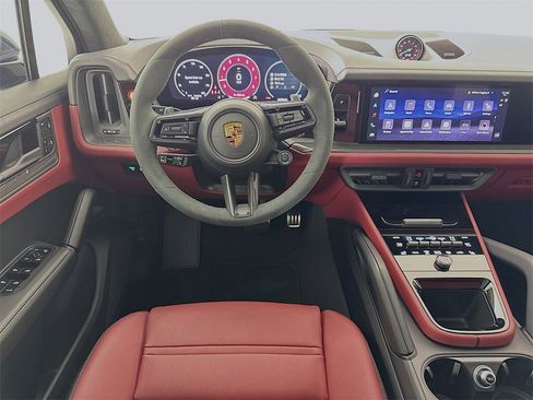 New 2026 Porsche Cayenne GTS image 27