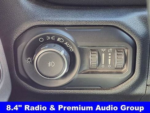 Used 2020 Jeep Wrangler Unlimited Sahara image 16