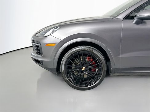 Certified 2023 Porsche Cayenne Coupe image 11