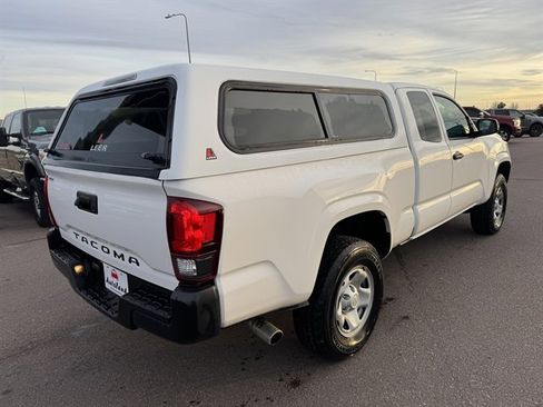 Used 2022 Toyota Tacoma SR image 5