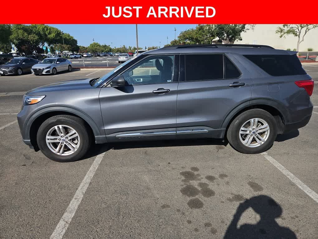 Used 2022 Ford Explorer XLT w/ Equipment Group 202A RWD image 4