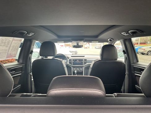 Used 2021 Volkswagen Atlas Cross Sport SE image 12